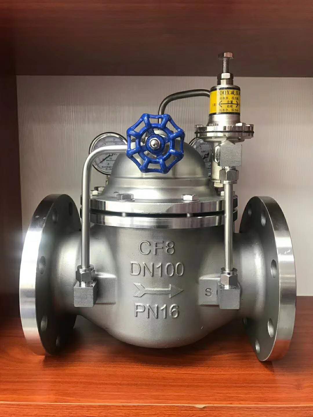 在工业管道系统、建筑给排水及消防工程中,流体压力的精准控制直接影响系统安全与效率。200X减压阀作为一种先导式活塞减压阀,凭借其高精度调节和稳定性能,成为流体压力管理领域的核心组件。 在工业管道系统、建筑给排水及消防工程中,流体压力的精准控制直接影响系统安全与效率。200X减压阀作为一种先导式活塞减压阀,凭借其高精度调节和稳定性能,成为流体压力管理领域的核心组件。